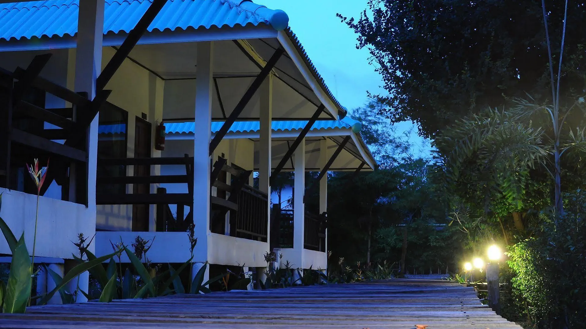 **  N.T. Lanta Resort Koh Lanta Thailand